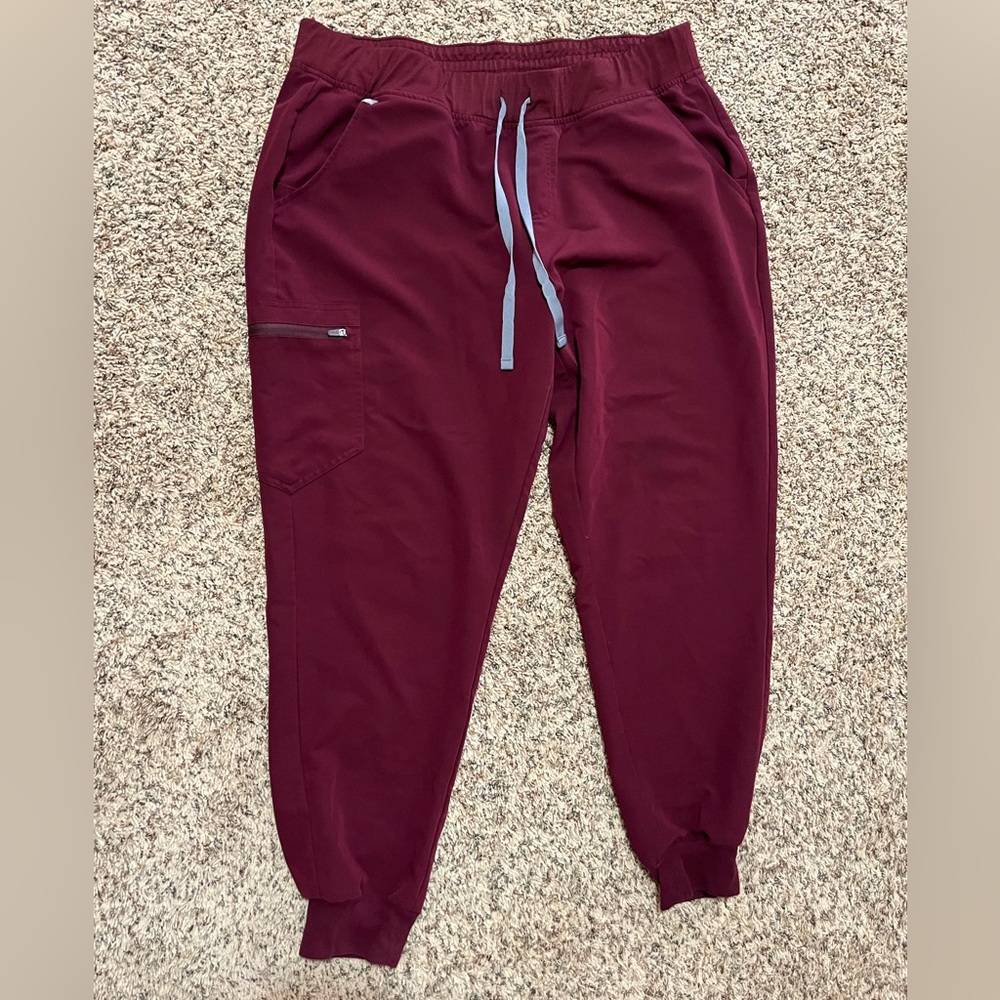 Figs Women’s Maroon Jogger Pants